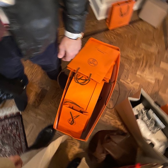 Meet your Posher, Arina - Picture 1 of 3